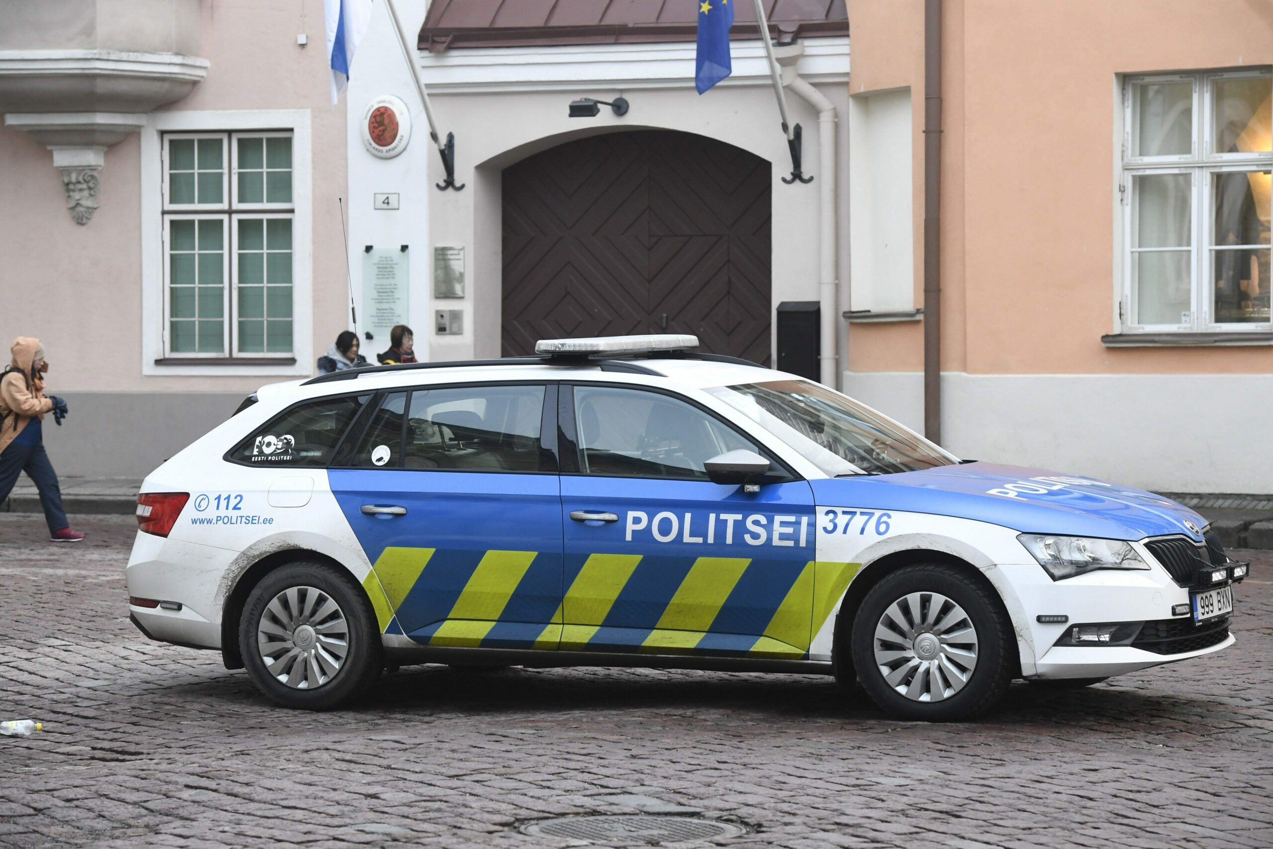 Poliisiauto Tallinnan keskustassa