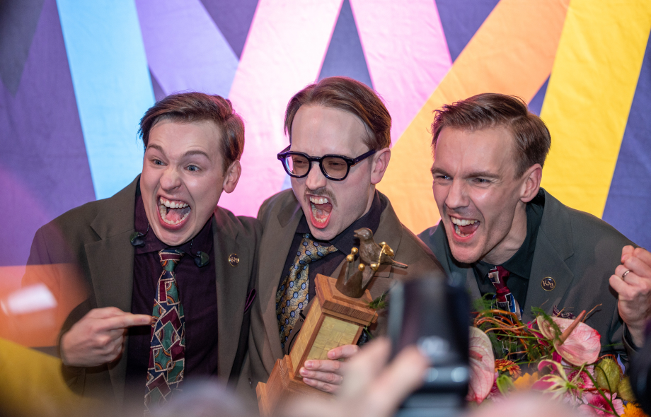 Ruotsin Euroviisuedustaja 2025 KAJ yhtye juhlimassa Melodifestivalen voittoa.