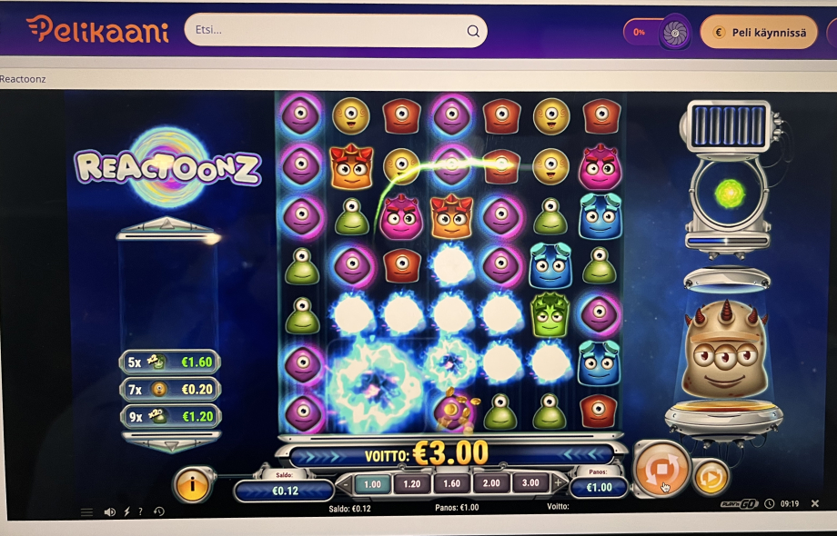 Kuvassa auki Pelikaani-kasino ja suosikkipeli Reactoonz, mikä on antanut pelaajalle 3 € voiton.