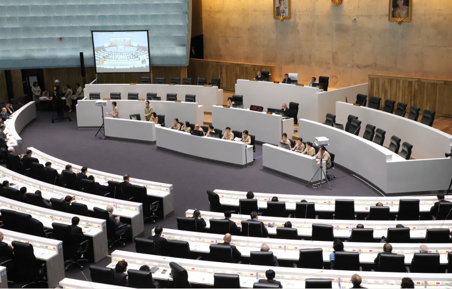 Thaimaan senaatti istunnossaan.