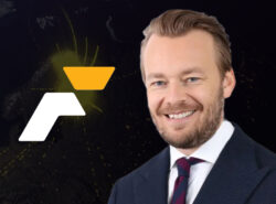 Fennica Gaming logo ja Erik Nyman. Taustalla Suomi ja sen "viennit" korostettuna kartassa.