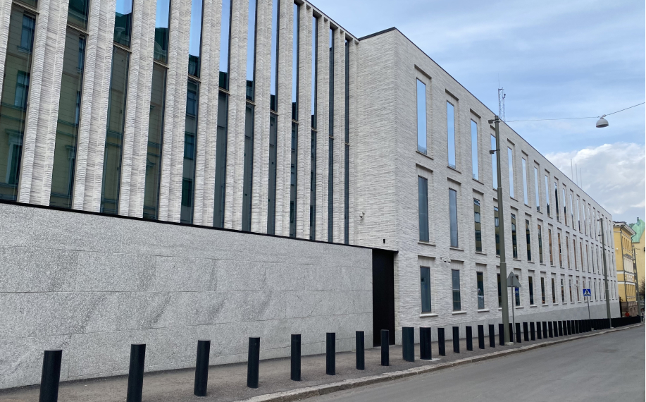 Supo pääkonttori kuvattuna kadulta.