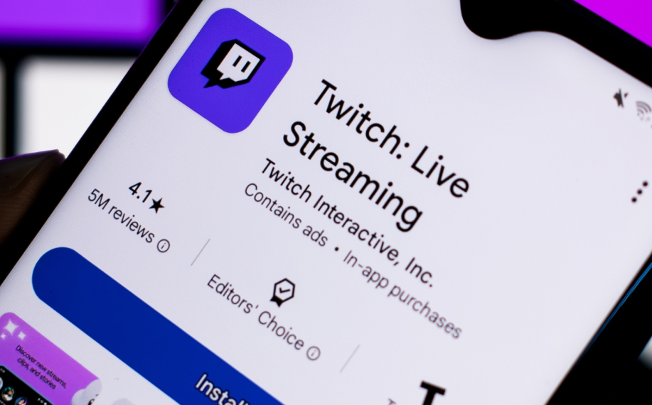 Twtich auki puhelimella.