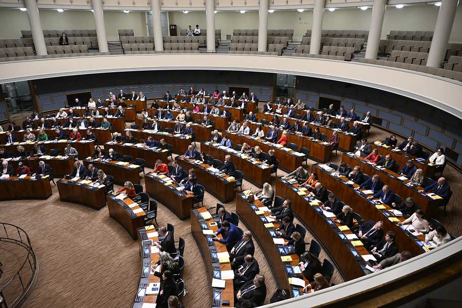 Eduskunnan täysistunto 16.12.2025.