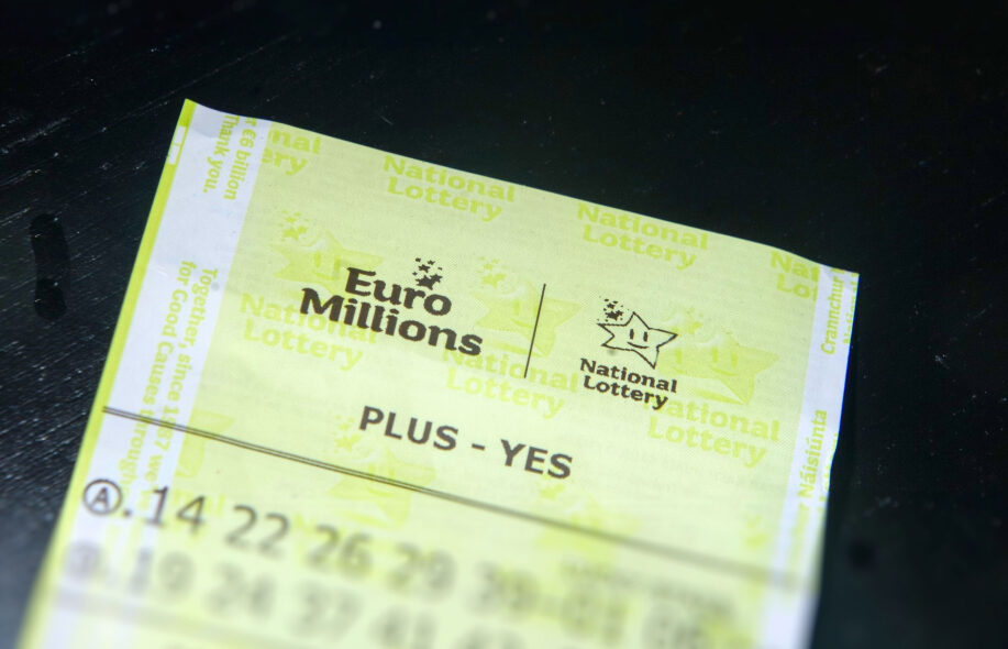 Irlantilainen Euro Millions lottokuponki.