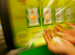 Apila kasinopeli ja pelaajan rahat näyttävät olevan vähissä