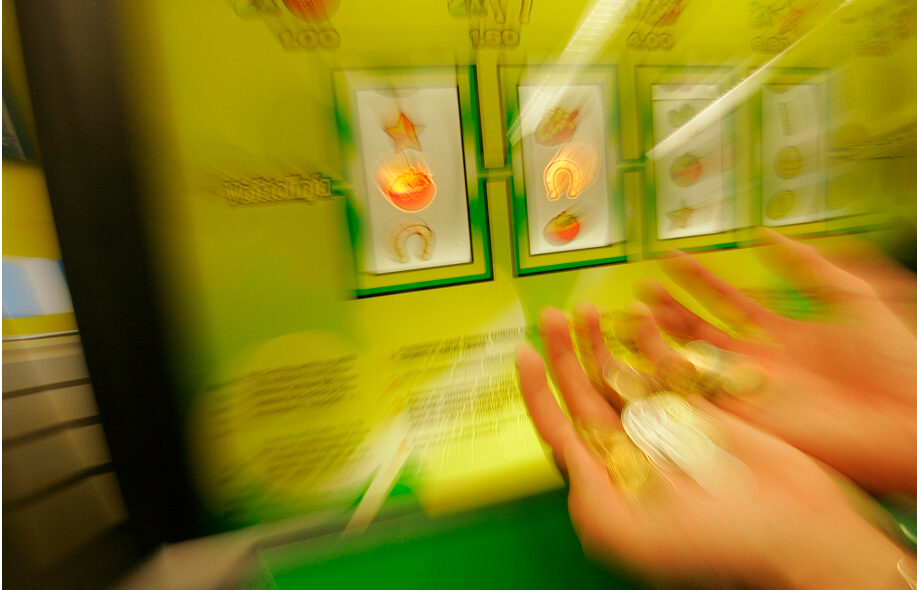 Apila kasinopeli ja pelaajan rahat näyttävät olevan vähissä