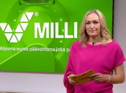 Millin juontaja MTV3 Veikkaus studiossa.