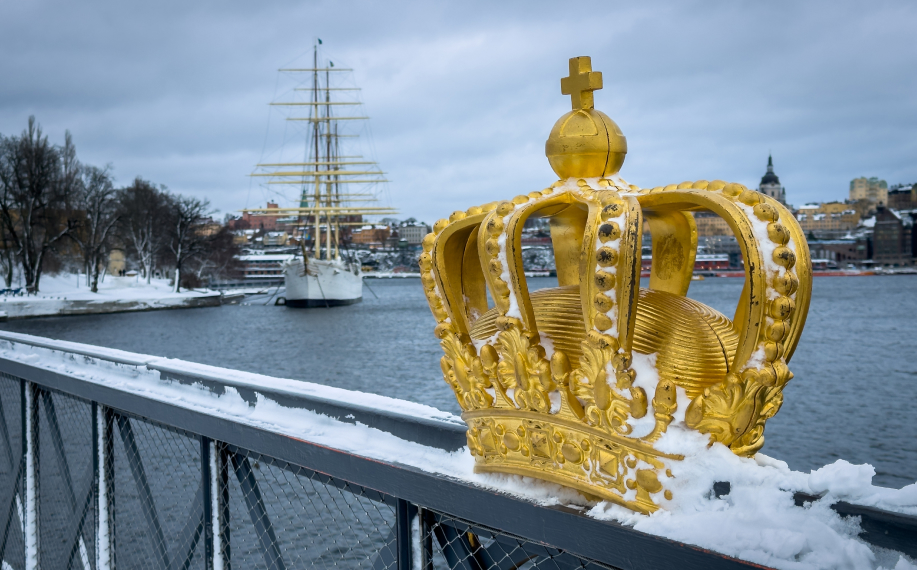 Kruunukoriste sillalla Tukholmassa.