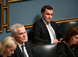 Sosiaali- ja terveysministeri Wille Rydman (ps.) eduskunnan täysistunnossa Helsingissä 24. helmikuuta 2026.