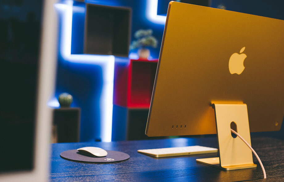 Mac-tietokone Pafin grit:lab koulussa.