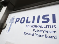Poliishallitus päämajan katukyltti.