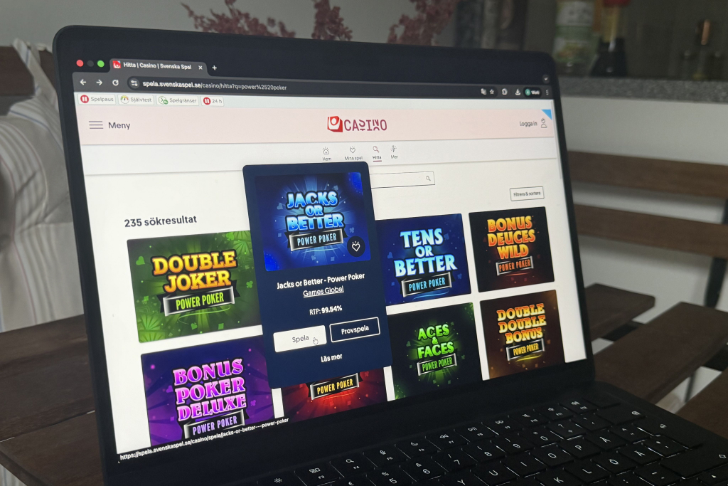Pelaaja on hakenut Power Poker -pelejä Svenska Spel verkkosivustolla. Sivustolla useampi peli. Korostettu Jacks or Better -peli pitää sisällään 99+ palautusprosentin.