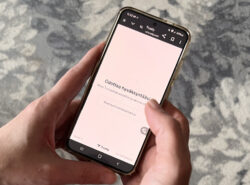 Trustly auki puhelimella missä kasinotalletus odottaa hyväksyntää.