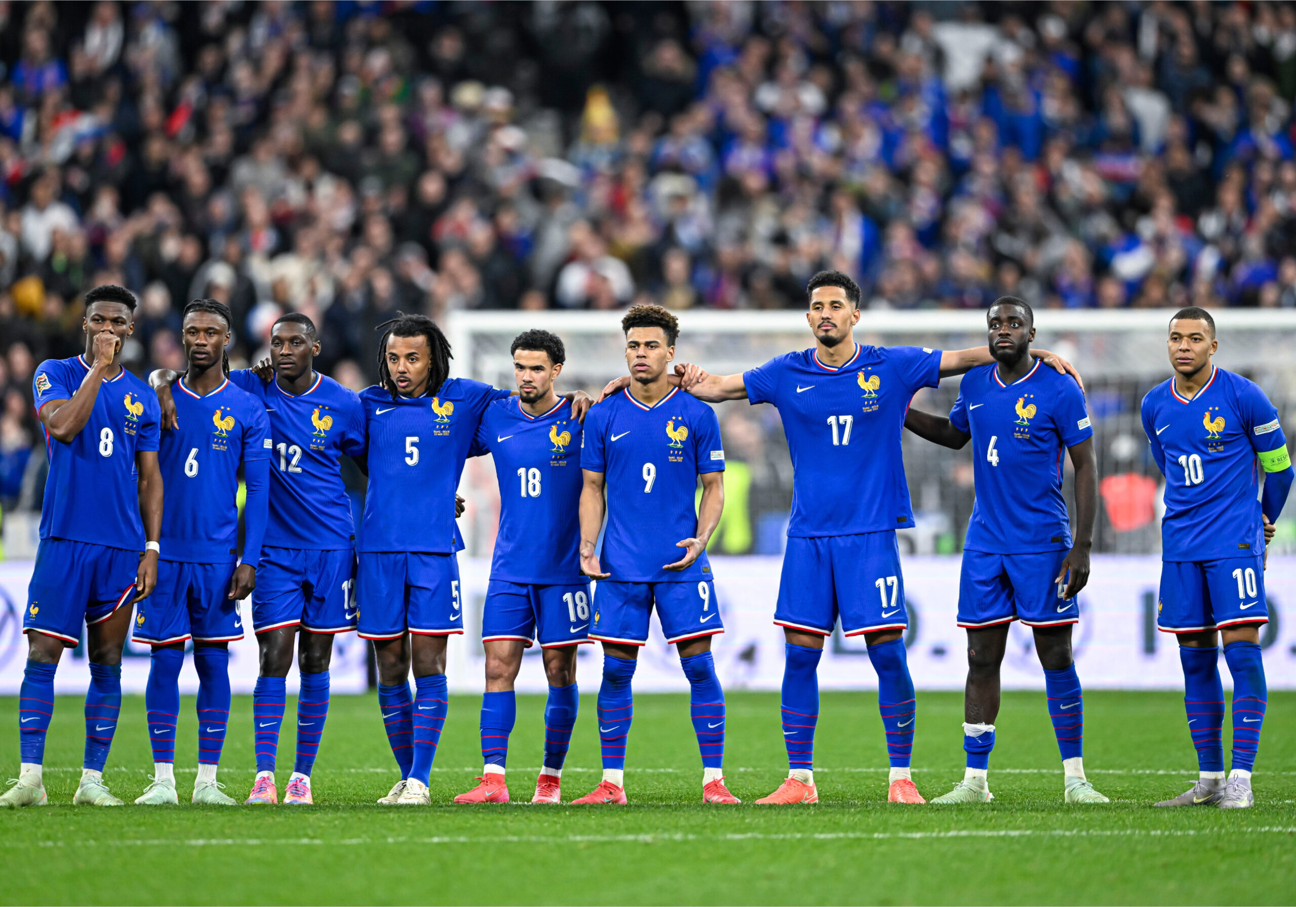 Kylian Mbappé, Eduardo Camavinga, Aurélien Tchouameni, Randal Kolo Muani, Warren Zaire-Emery ja William Saliba sekä Desire Doue jalkapallo-ottelussa Ranska vastaan Kroatia 23. maaliskuuta 2025 Pariisissa, Ranskassa.