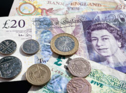 Brittien rahaa