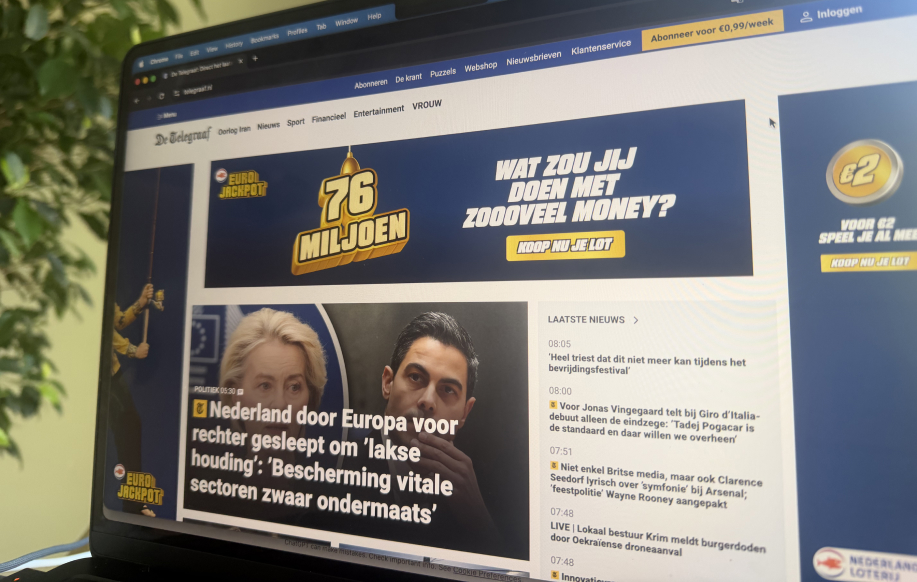 Eurojackpot-mainontaa hollantilaisella uutissivustolla.