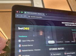 Jalkapallovedonlyöntiä juuri avatulla Bet365 Ranskan sivulla.