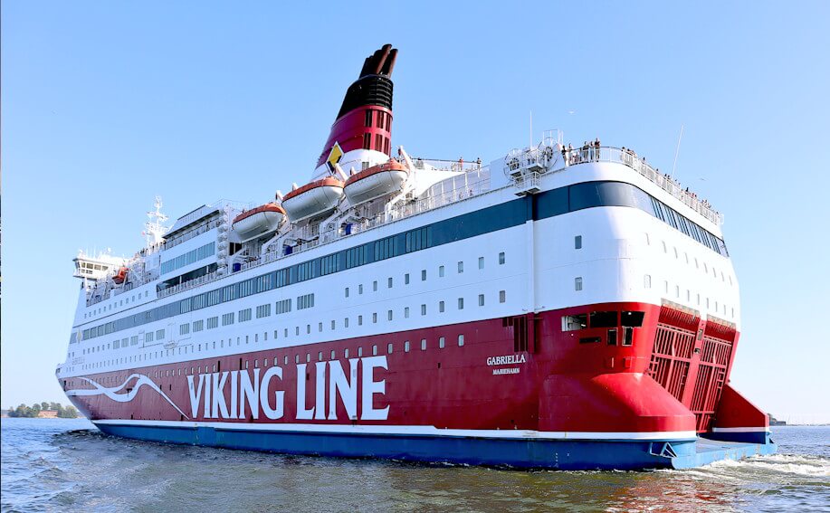Viking Line Gabriella Itämerellä matkalla Tukholmaan. Laivalta löytyy laivakasino. 