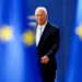 Antonio Costa Euroopan Unioni -lippujen takana.