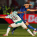Kroatian Luka Modric (takana) ja Portugalin João Neves taistelevat pallosta jalkapallon MM-kisojen 32 parhaan joukkoon pääsyn ratkaisevassa ottelussa Torontossa torstaina 2. heinäkuuta 2026.