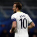 Kane seuraa ottelua San Siro -stadionilla, kun AC Milan kohtaa Tottenham Hotspurin Mestarien liigan kauden 2022–2023 ottelussa.