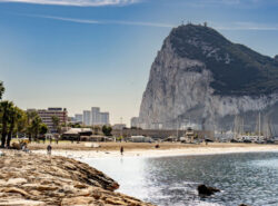 Gibraltar kuvattuna, näyttää olevan La Linean puolelta.