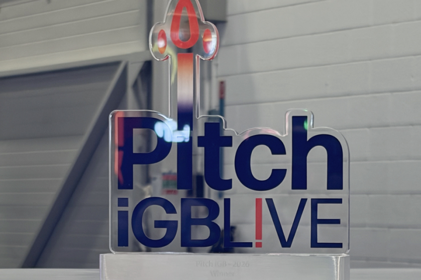 iGB Pitch kilpailun palkinto tai kyltti.