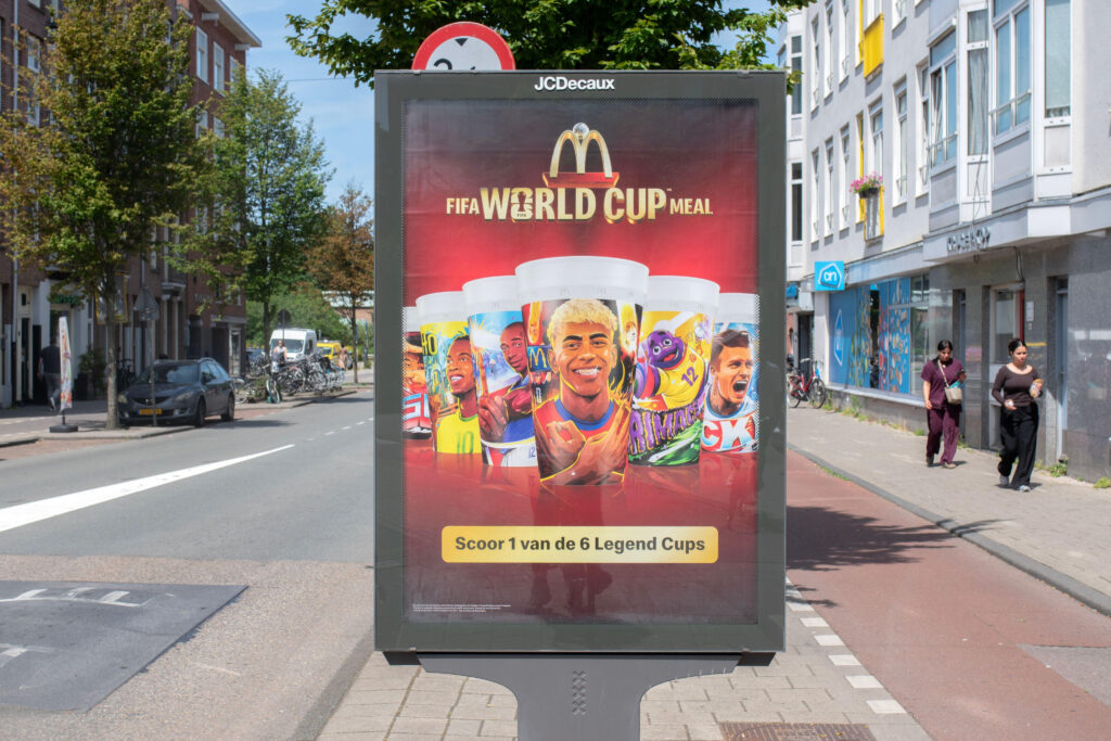 McDonalds "FIFA World Cup Meal" mainoksessa eri jalkapallotähtiä.
