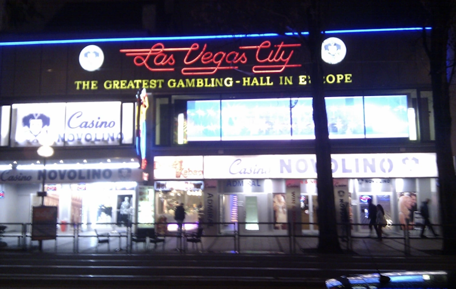 Las Vegas City -pelihallin sisäänkäynti Münchenissä.