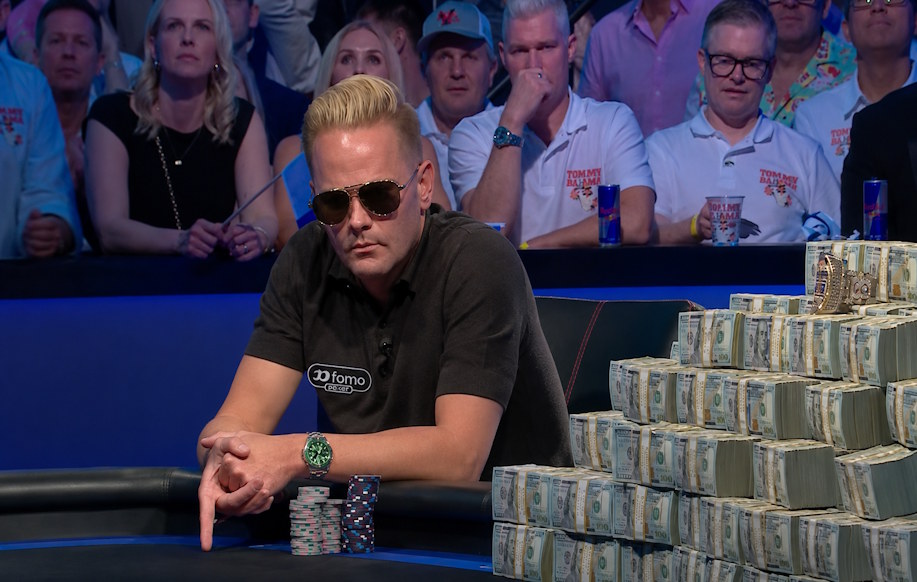 Lauri Sääksilahti WSOP turnauksen finaalipöydässä