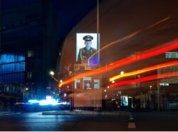Check point Charlie iltavalossa.