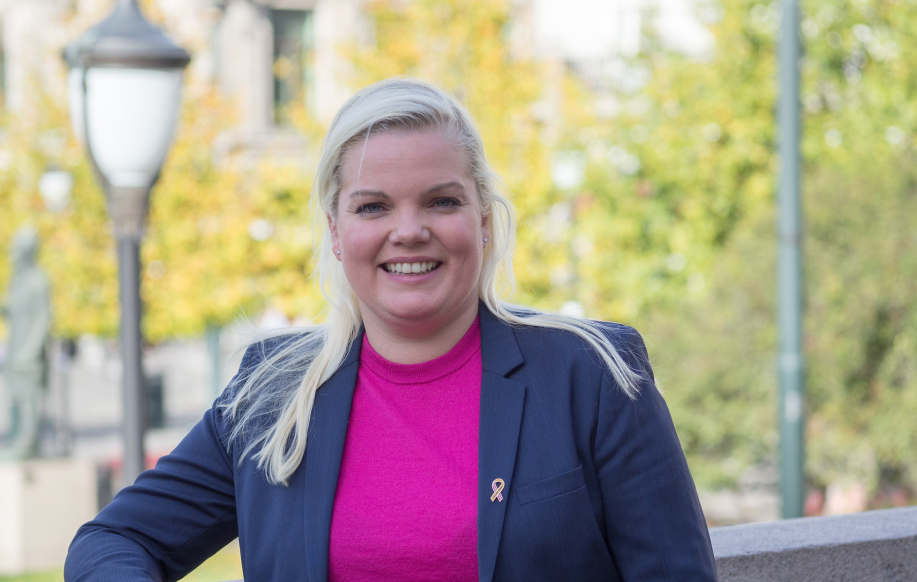 Silje Hjelmdal bleiserissä.
