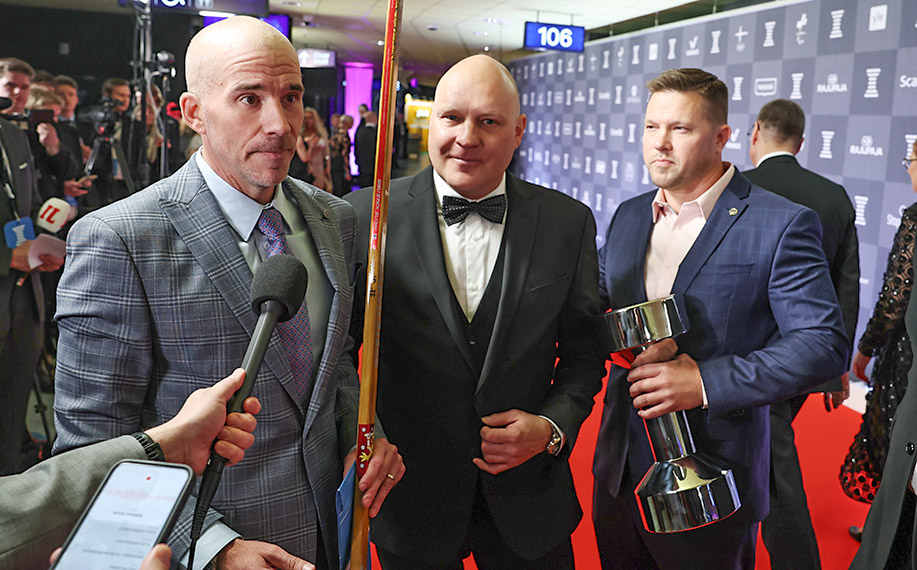 Valavuoren, Palanderin ja Perälän Gämblers Cast on ”100 % puhetta, 0 % asiaa”.