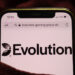 Puhelimen ruudulla "Evolution Gaming"